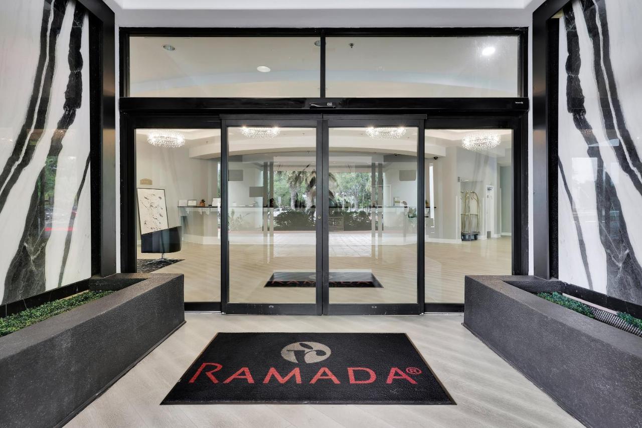 Ramada By Wyndham Jacksonville I-95 By Butler Blvd Eksteriør bilde