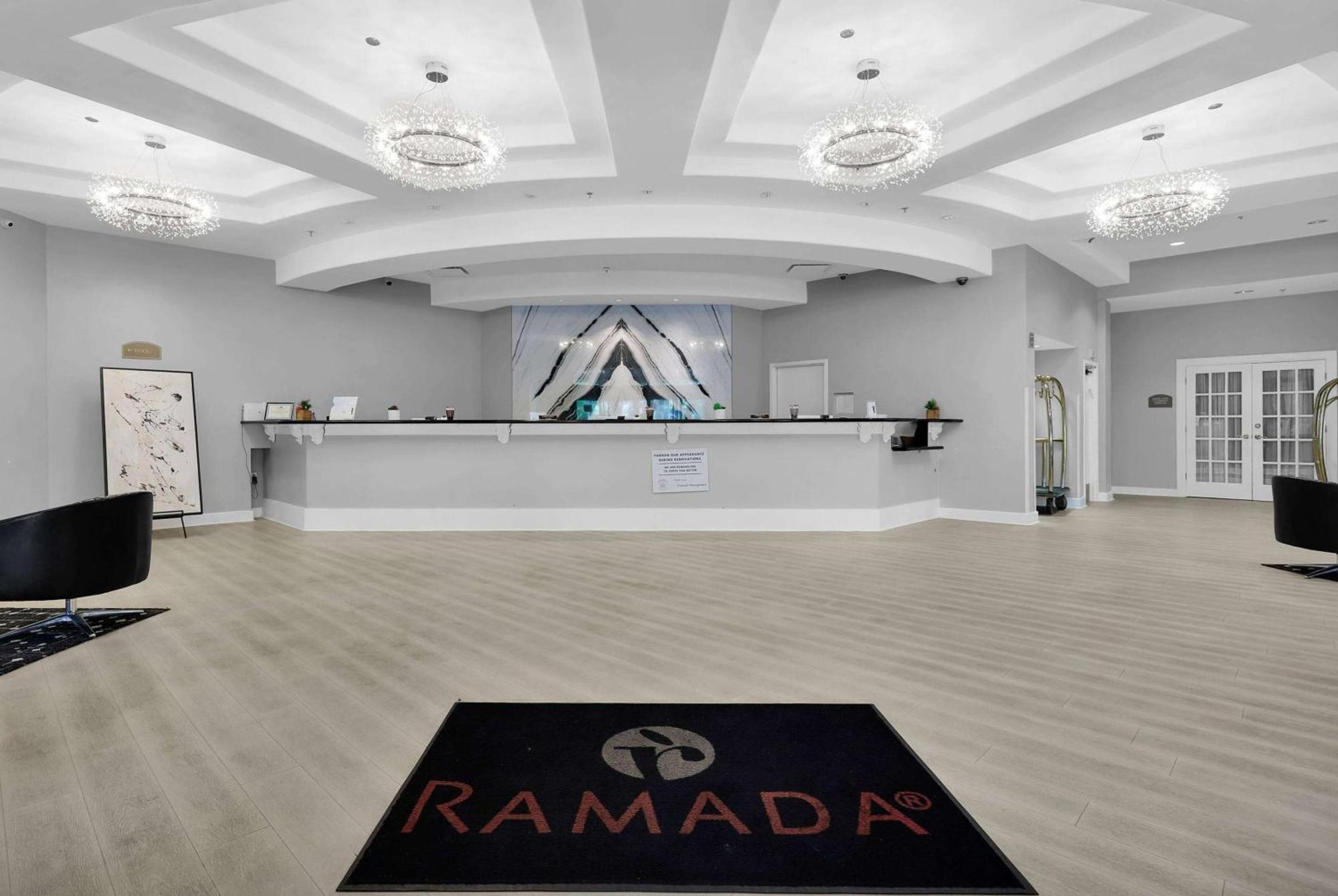 Ramada By Wyndham Jacksonville I-95 By Butler Blvd Eksteriør bilde