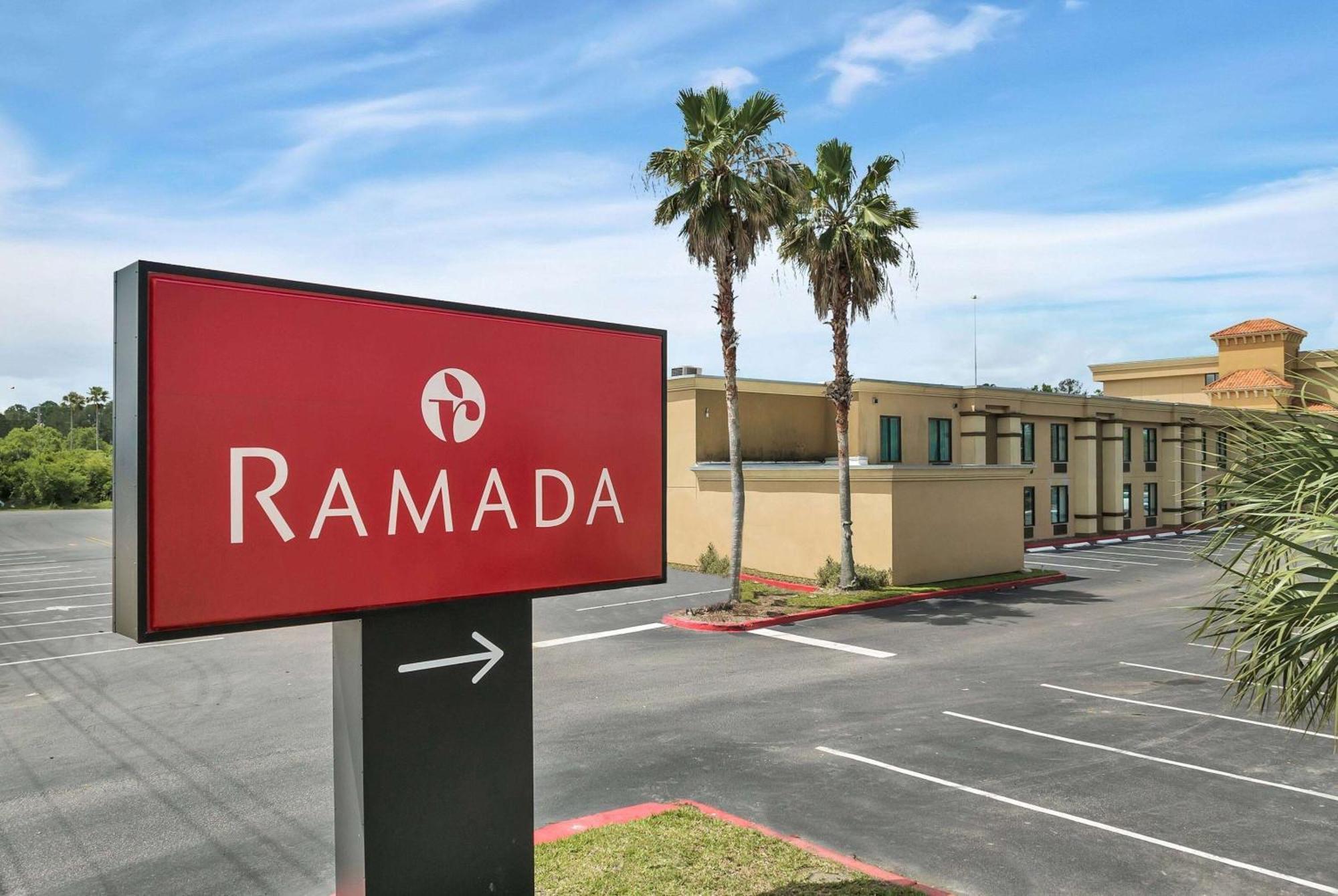 Ramada By Wyndham Jacksonville I-95 By Butler Blvd Eksteriør bilde